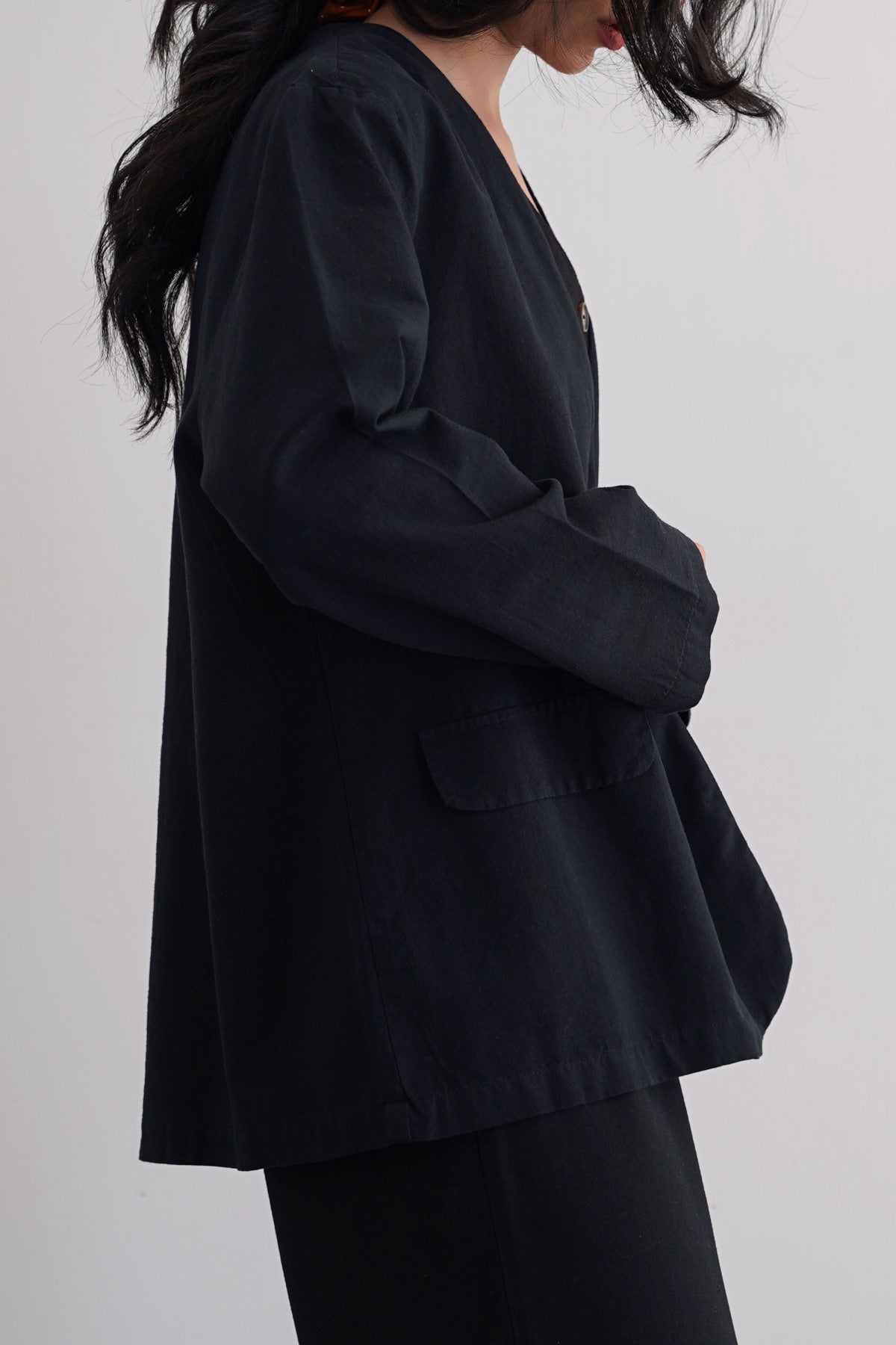 COLLARLESS LINEN BLAZER