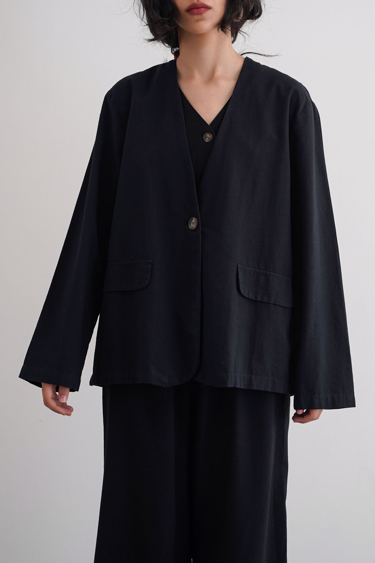 COLLARLESS LINEN BLAZER