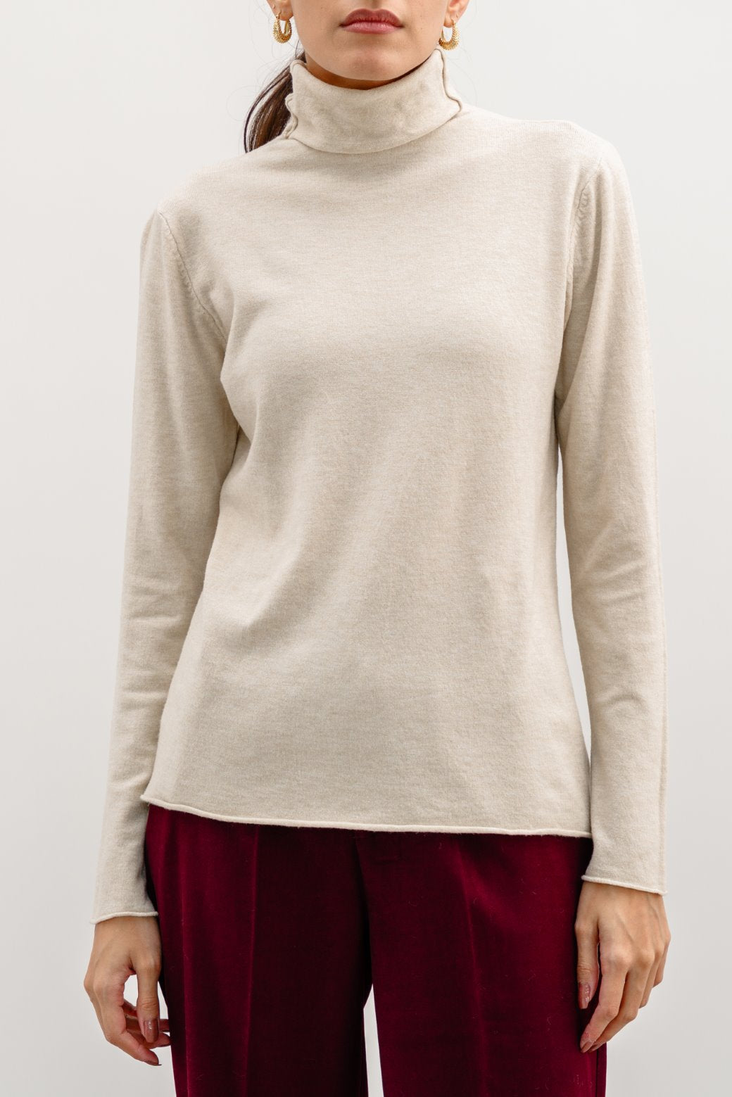 LIGHTWEIGHT SWEATER TOP