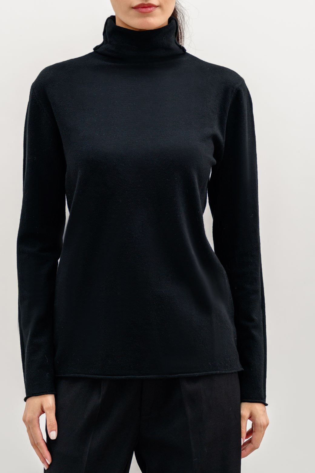 LIGHTWEIGHT SWEATER TOP
