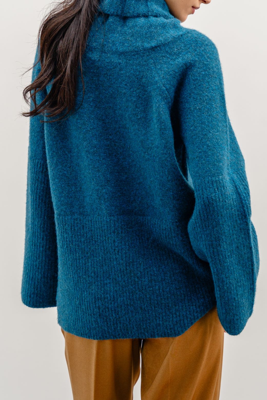 MOROCCO RIB SLEEVE SWEATER