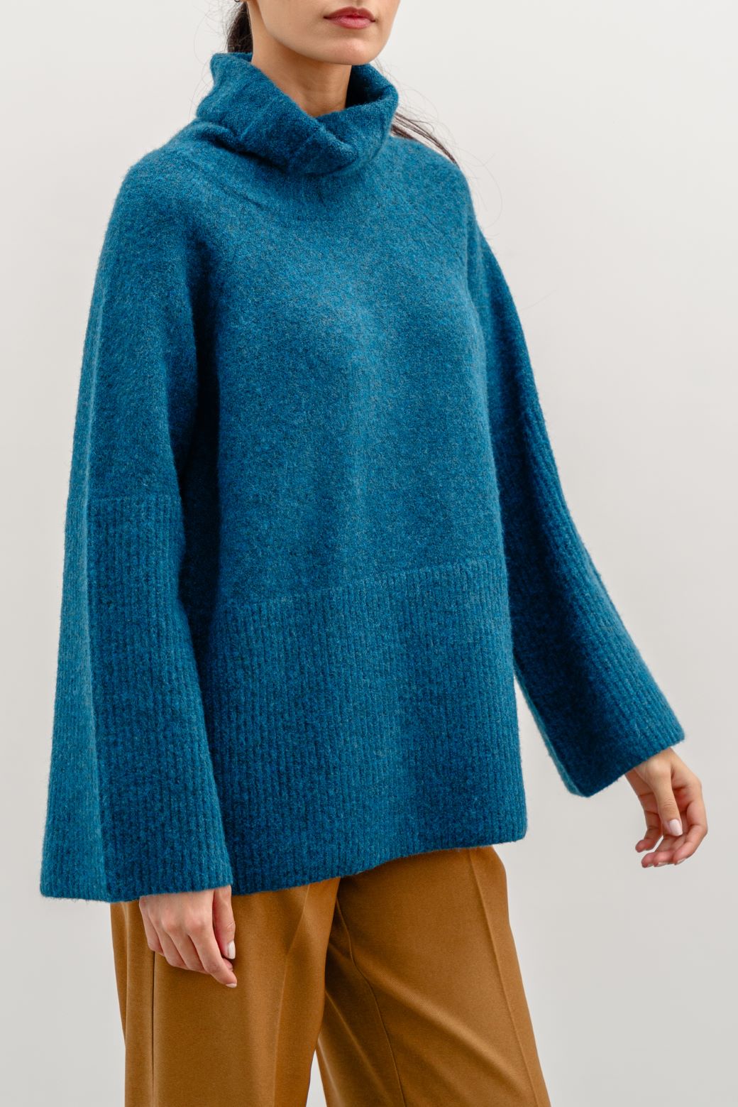 MOROCCO RIB SLEEVE SWEATER
