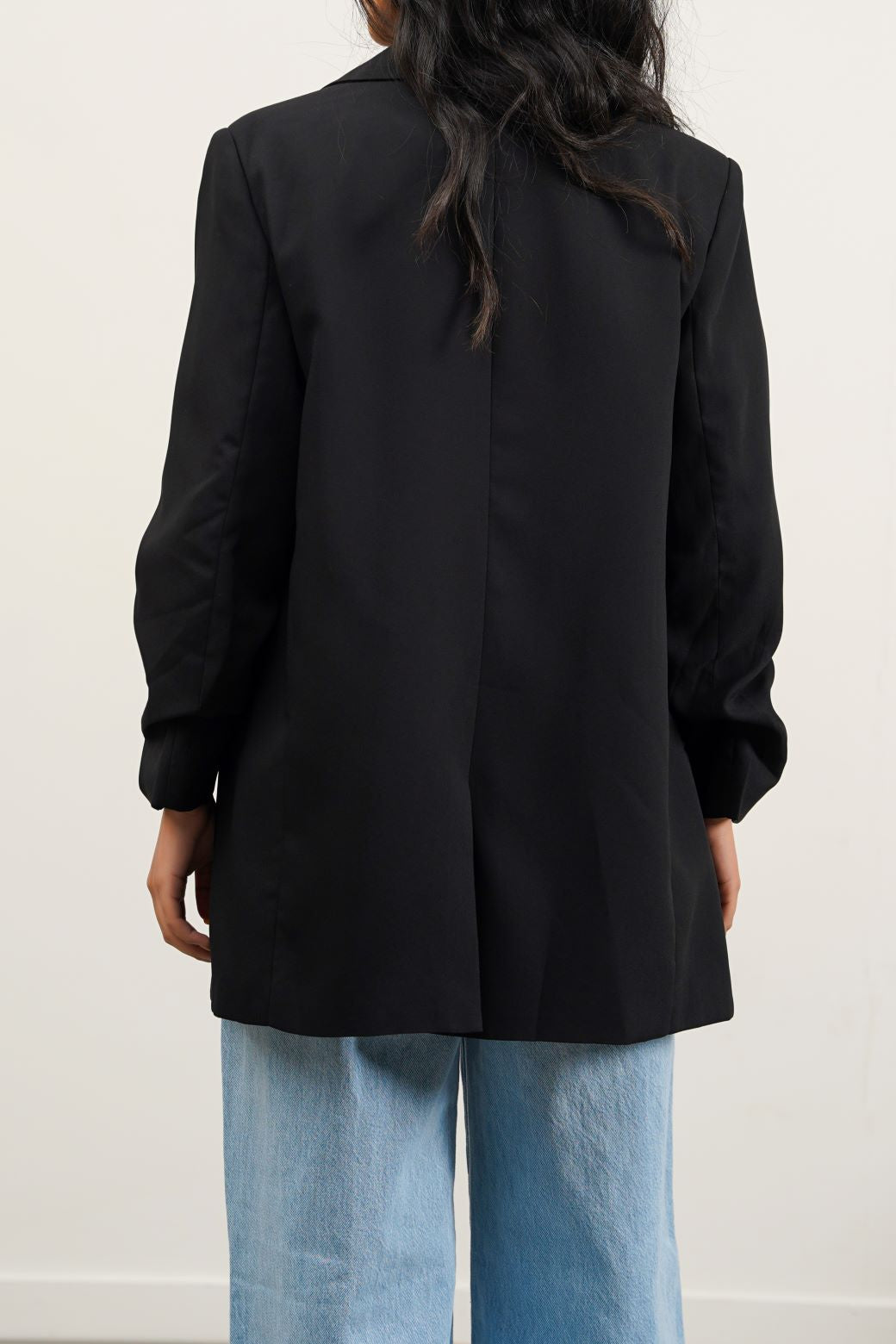 BASIC BLAZER WITH RUCHED SLEEVE