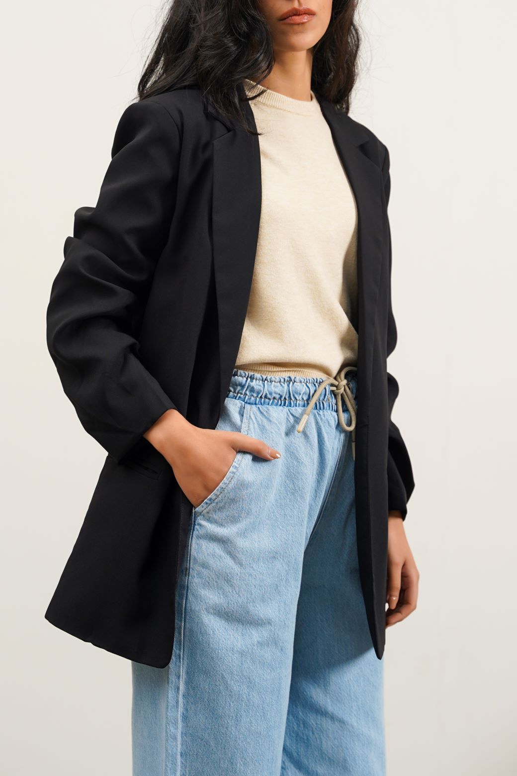 BASIC BLAZER WITH RUCHED SLEEVE